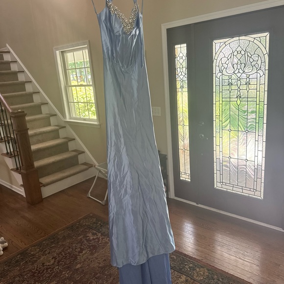 Elegant Blue Evening Gown - Picture 1 of 4
